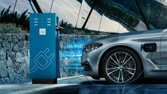 BMW 5er Touring Plug-In Hybrid Ladestation