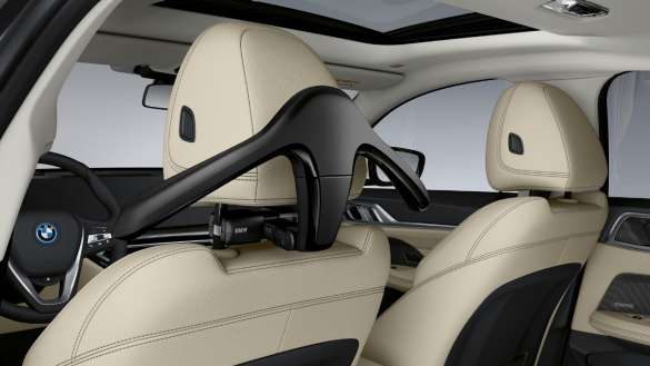 BMW Kleiderbügel für Travel & Comfort System BMW i4 M50 G26 2021